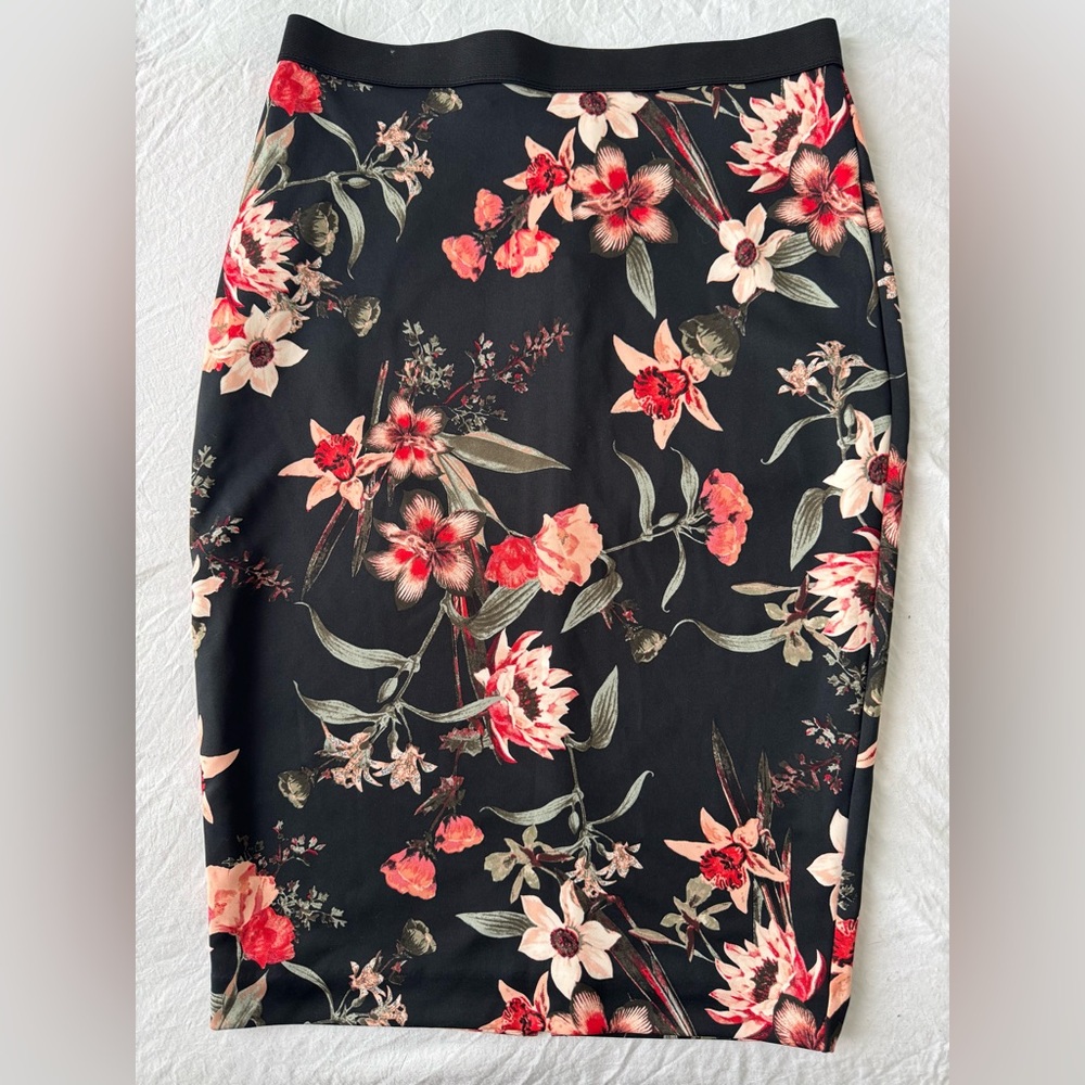 Alfani Women’s Pencil Skirt – Black with Elegant Floral Print.  NWOT - Picture 8 of 9